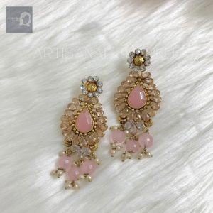469698529_122129219912506312_3004517690869729229_n Blushed Kissed Earring