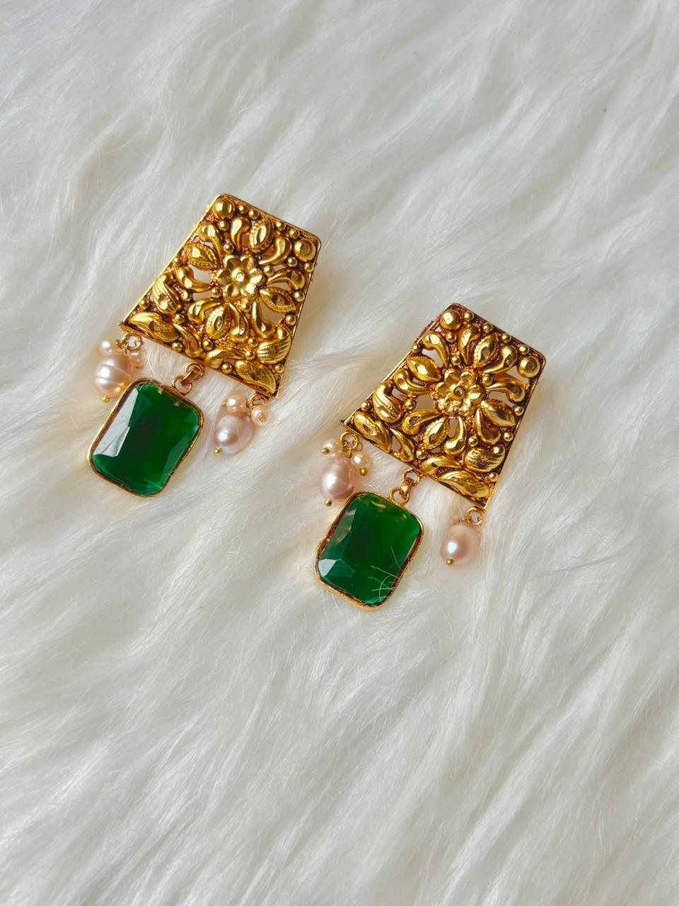 S Green Real Pearl Earring